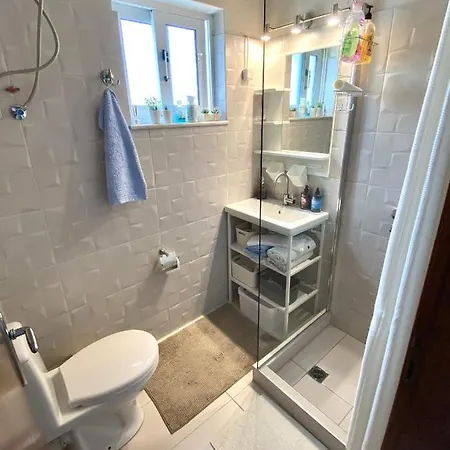 Apartment Downtown Kamena Vourla