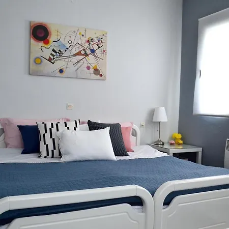 Downtown Apartment Kamena Vourla