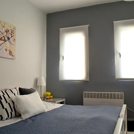 Downtown Apartment Kamena Vourla